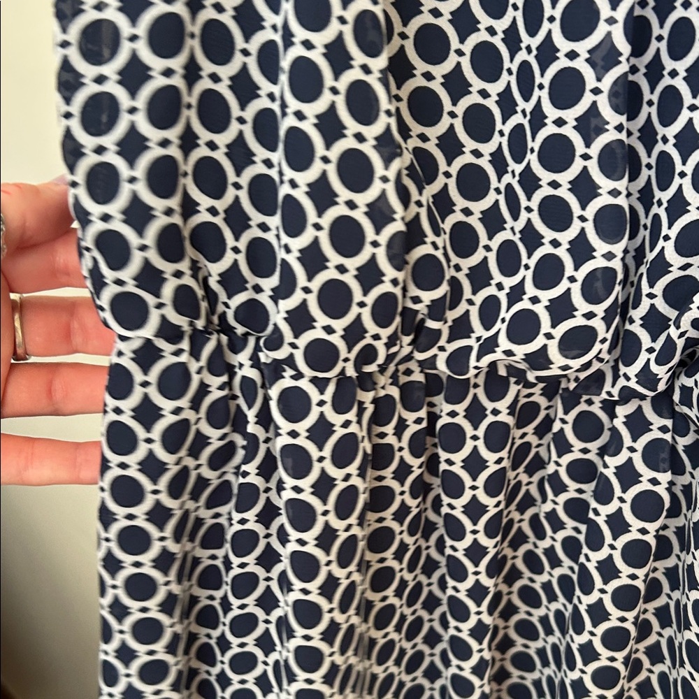 Elegant Navy and White Patterned Dress - Picture 6 of 9